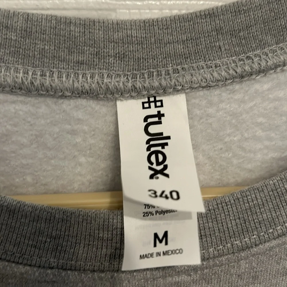 Very comfy gray sweatshirt - Picture 2 of 3